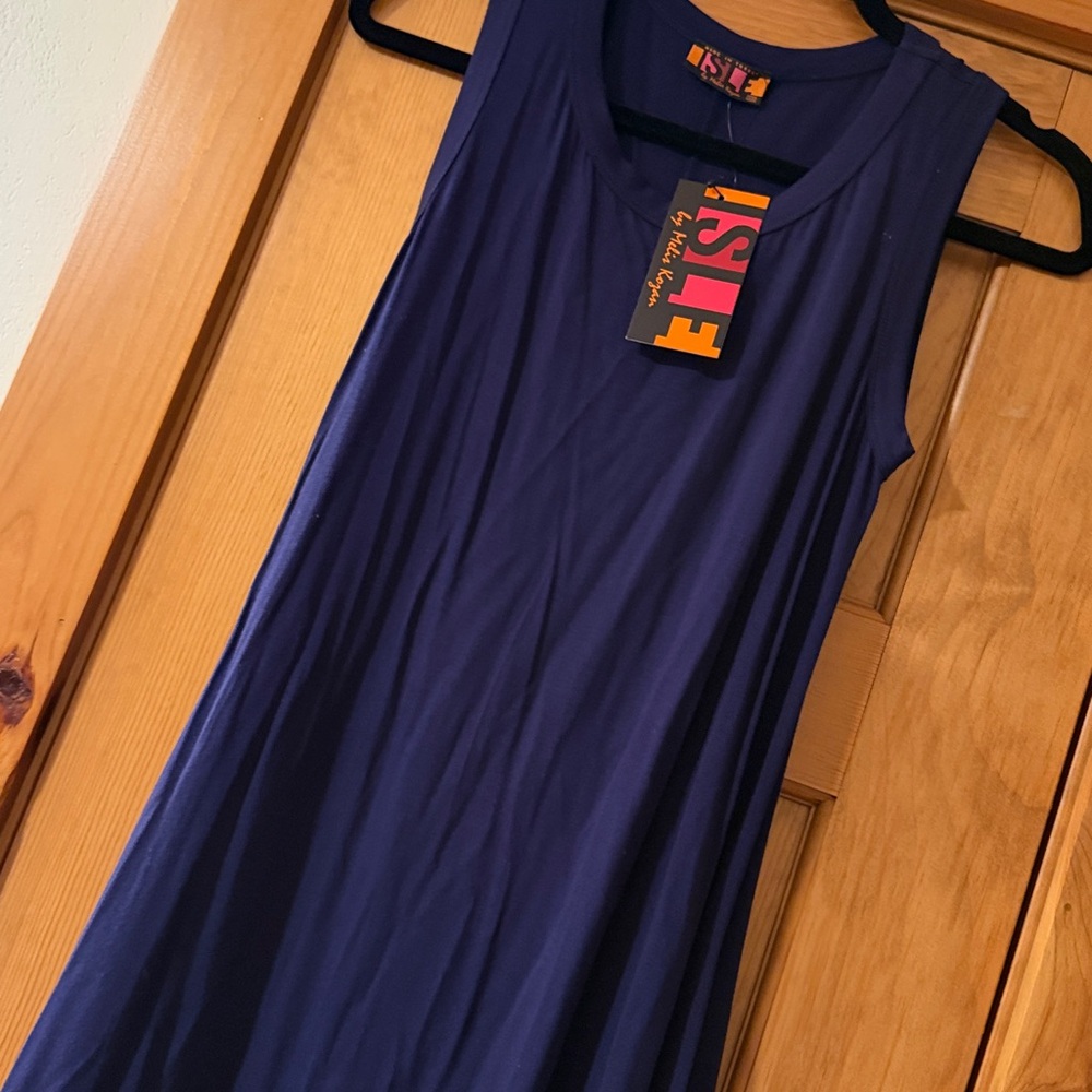 Isle NWT Sleeveless Navy Dress side pockets, stretchy size XS - Picture 1 of 7